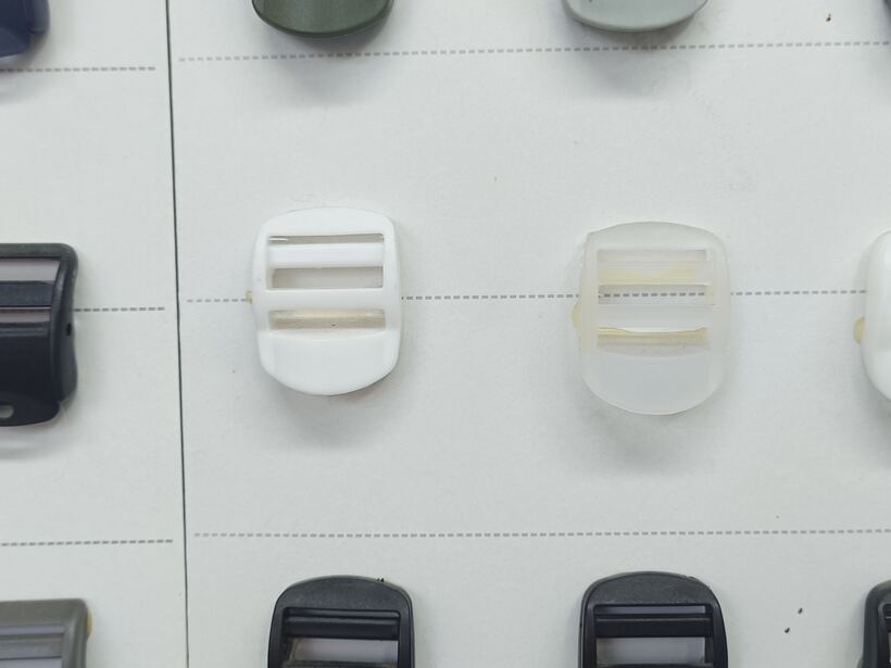 Side-release buckles & plastic hardware